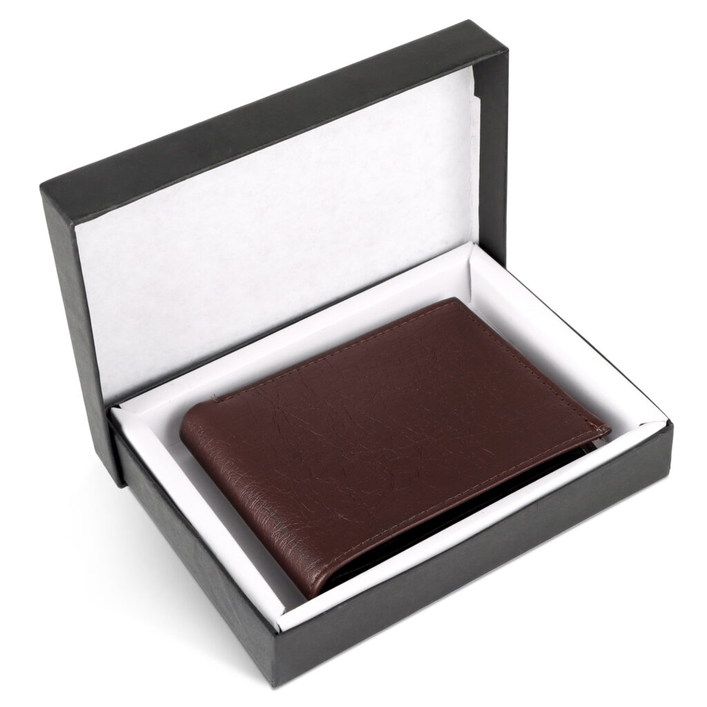 Buy Men Brown Color Broad Bull Leather Wallet online